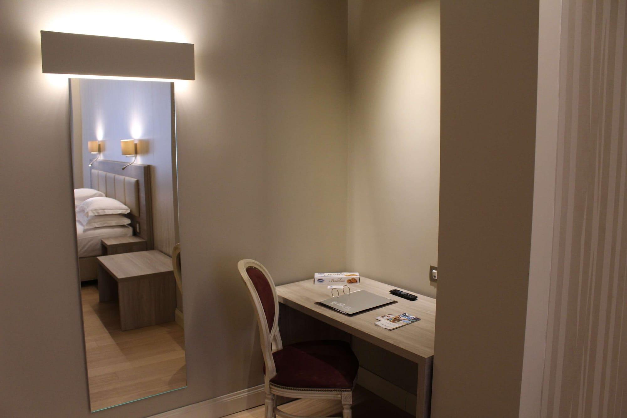 Best Western Hotel Moderno Verdi Генуя Экстерьер фото